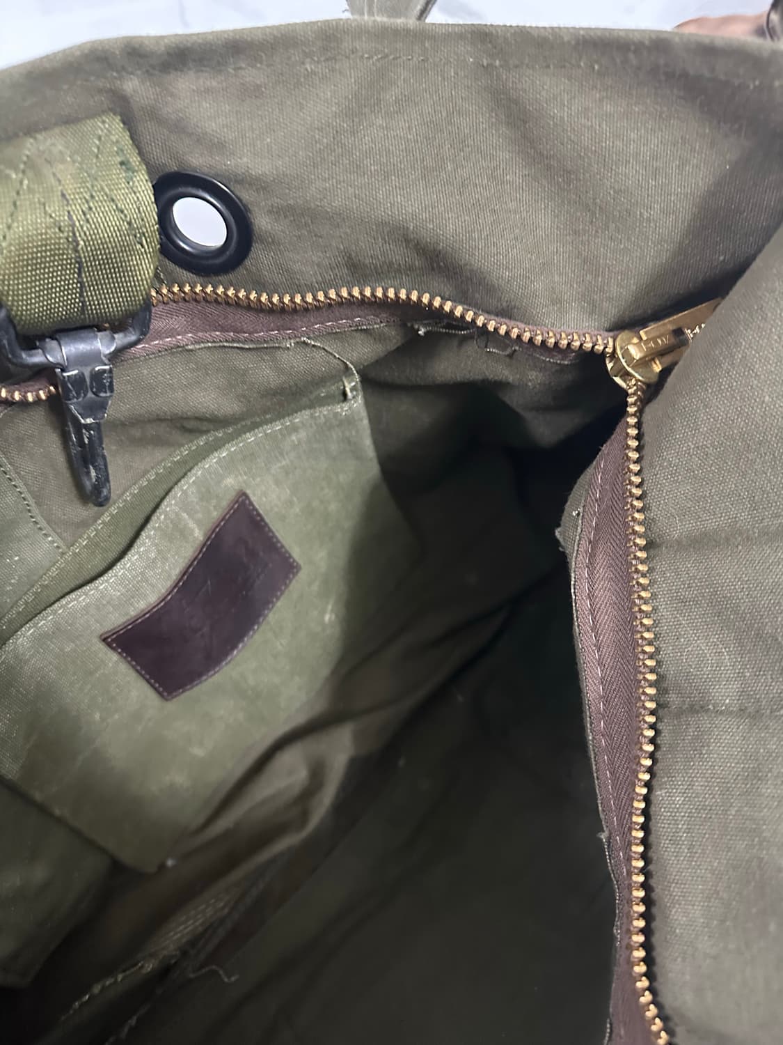 이레귤러 카키색 빈티지 크로스백 상품이미지4