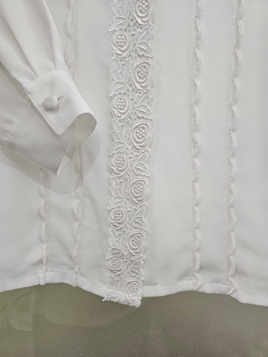 Japan 화이트 자수 블라우스 상품이미지4