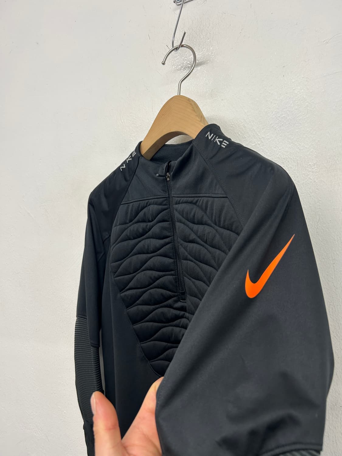 나이키 써마핏 윈터 워리어 드릴탑 상품이미지2