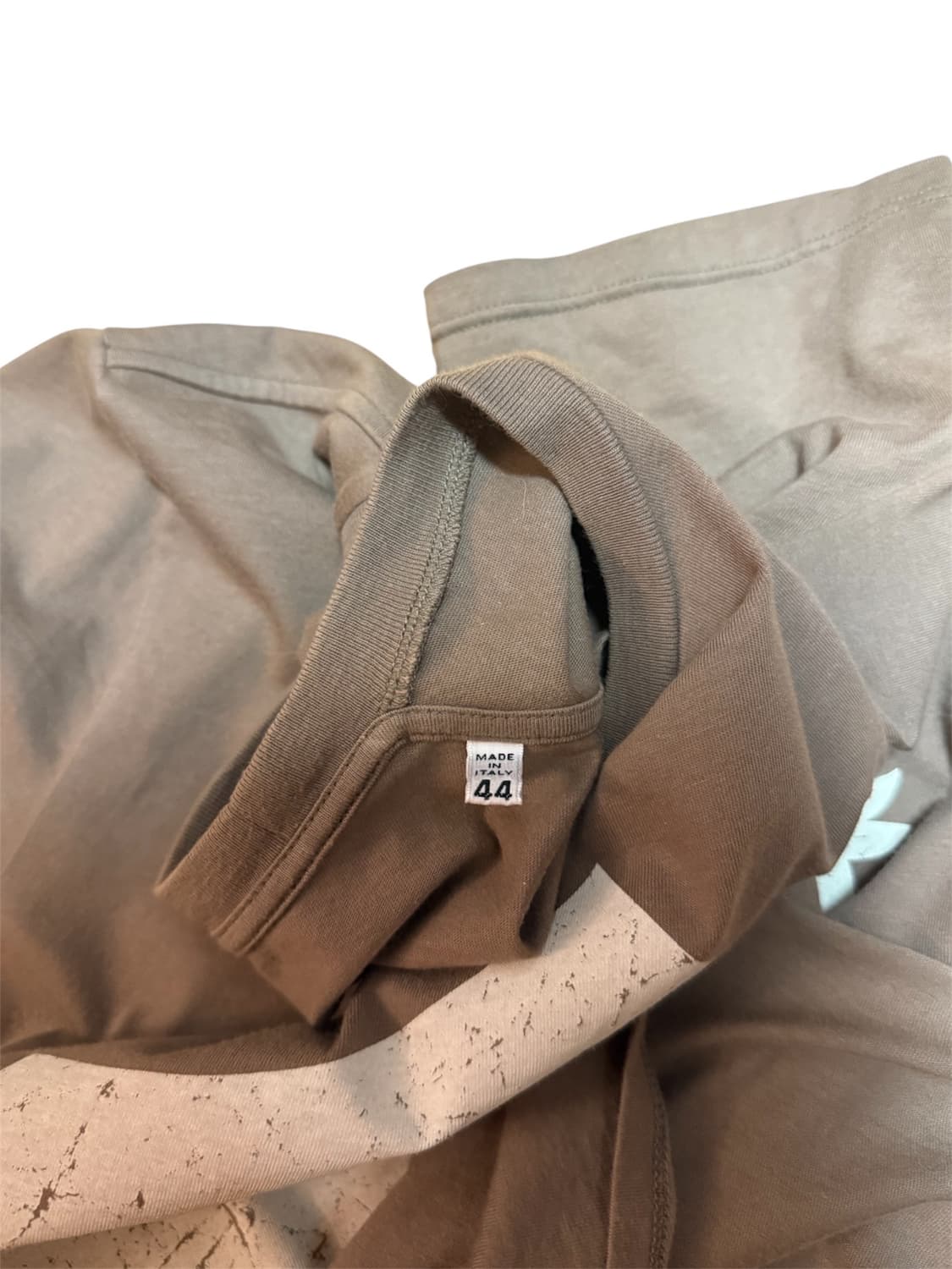 마틴 마르지엘라 아카이브 쉴드 티셔츠 브라운 상품이미지2