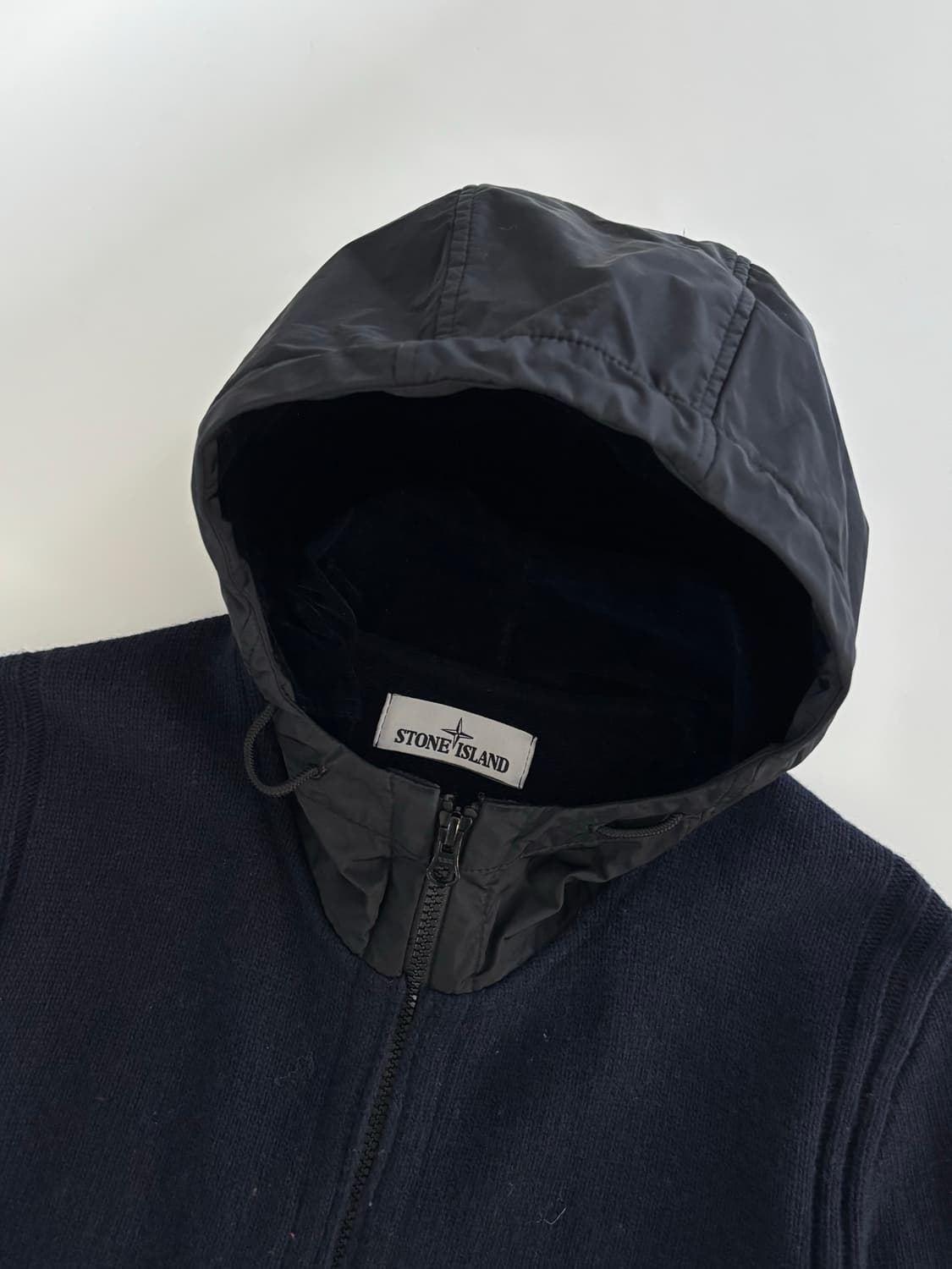 Stone-Island 스톤 아일랜드 와펜 네이비컬러 니트 후드집업 상품이미지5