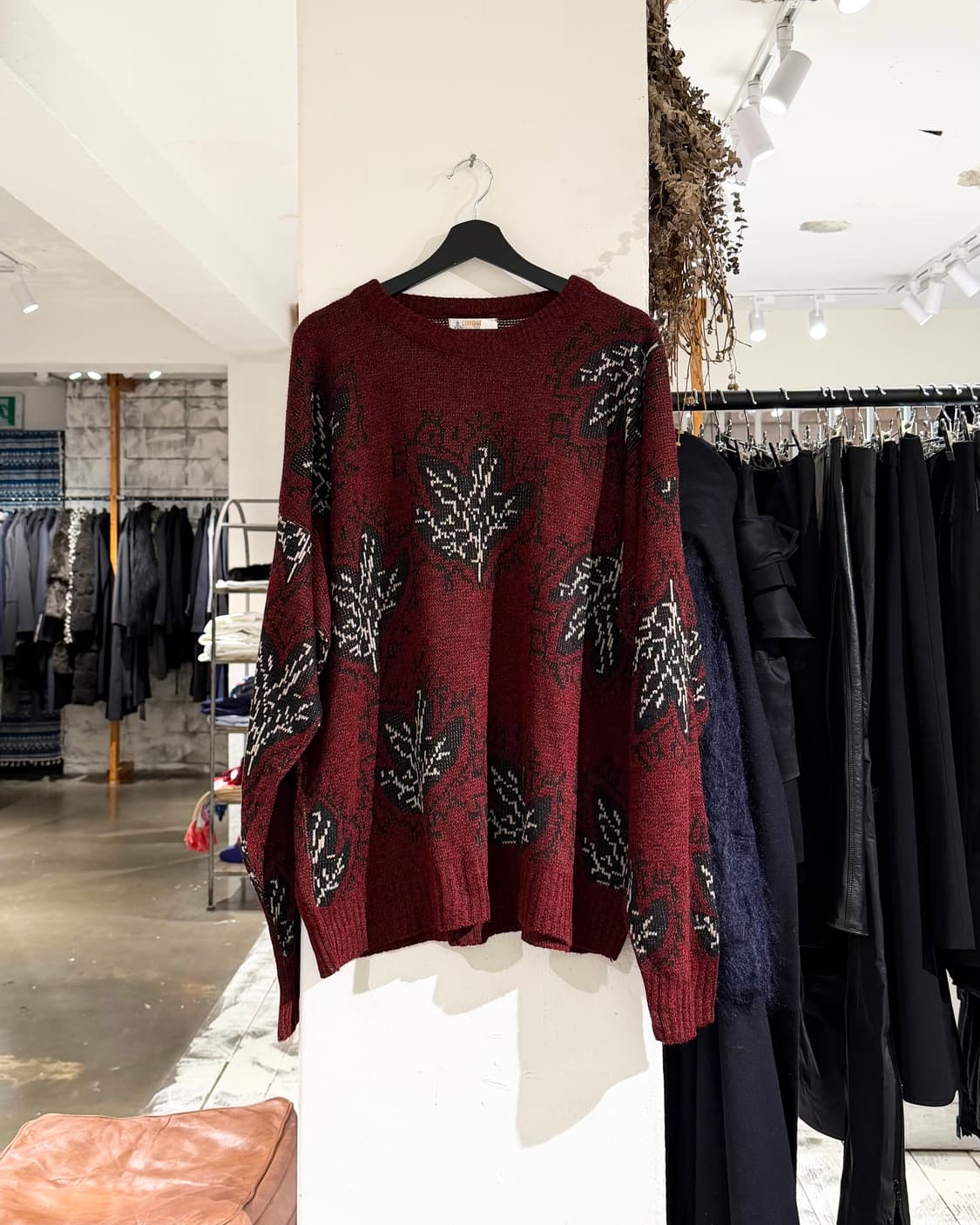 런던포그 버건디 리프 프린트 패턴 니트 스웨터 상품이미지1