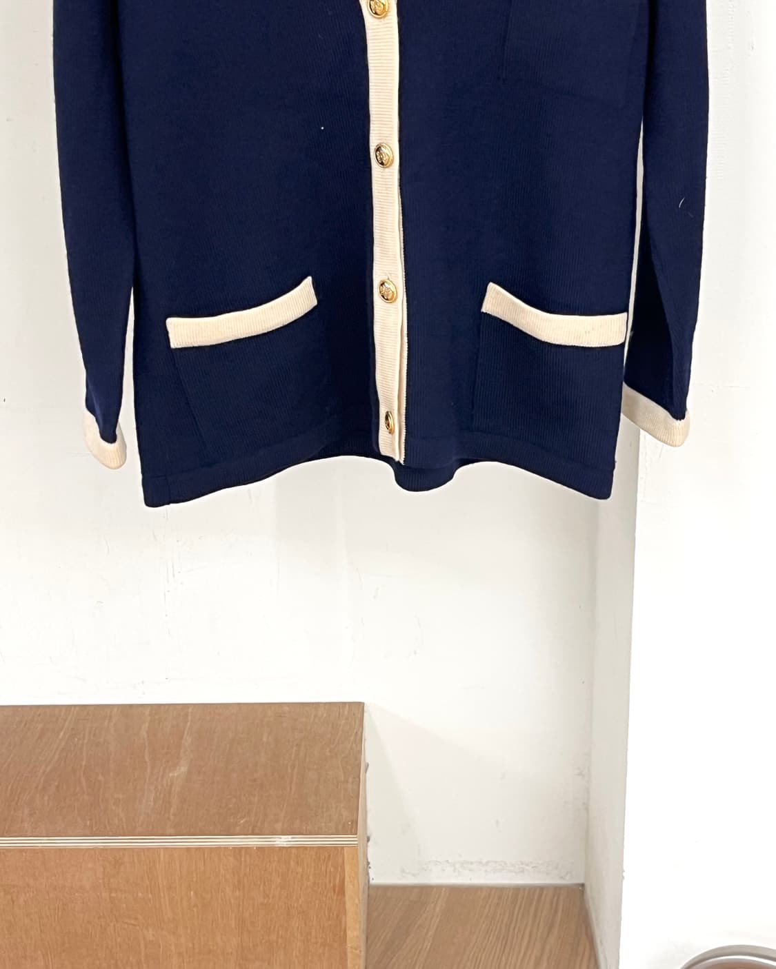 셀린느 네이비 포켓 골드버튼 니트 가디건 상품이미지5