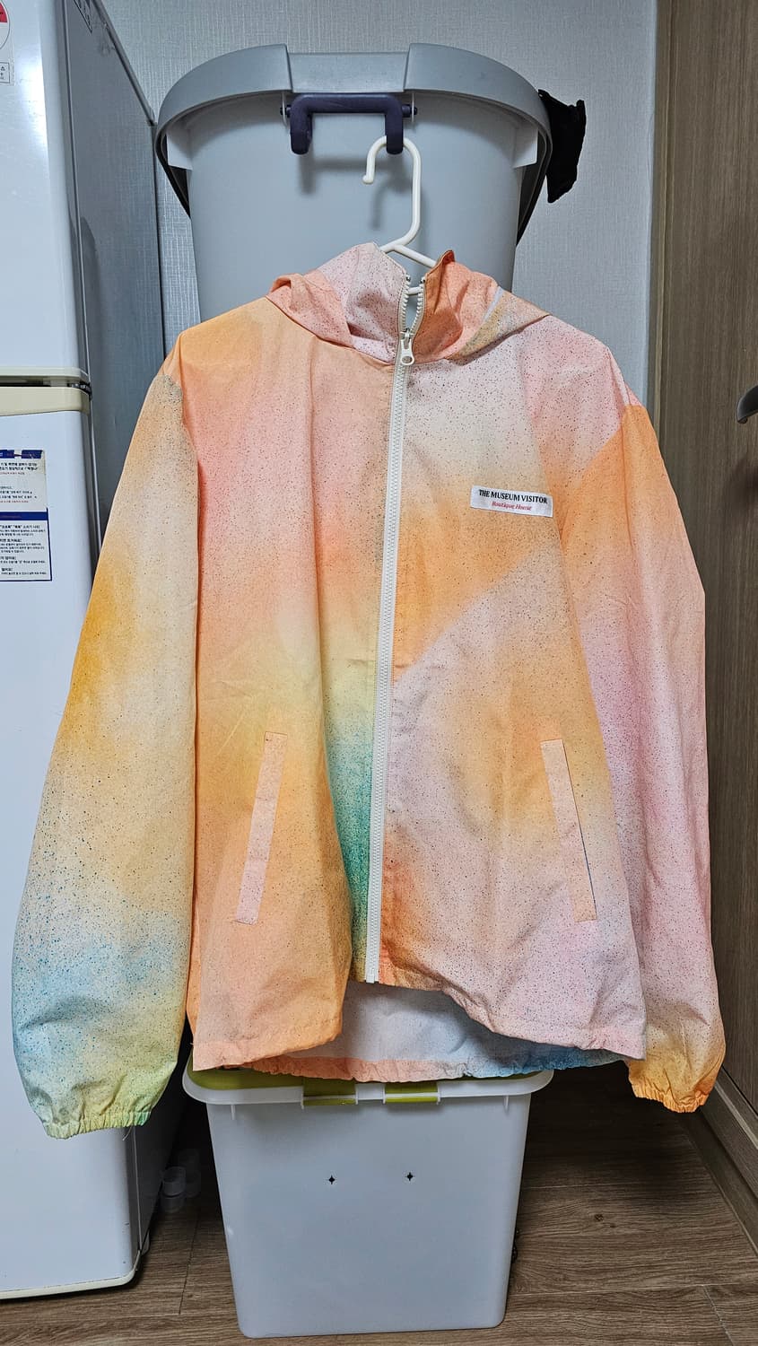 더 뮤지엄 비지터 바람막이 M사이즈 상품이미지3