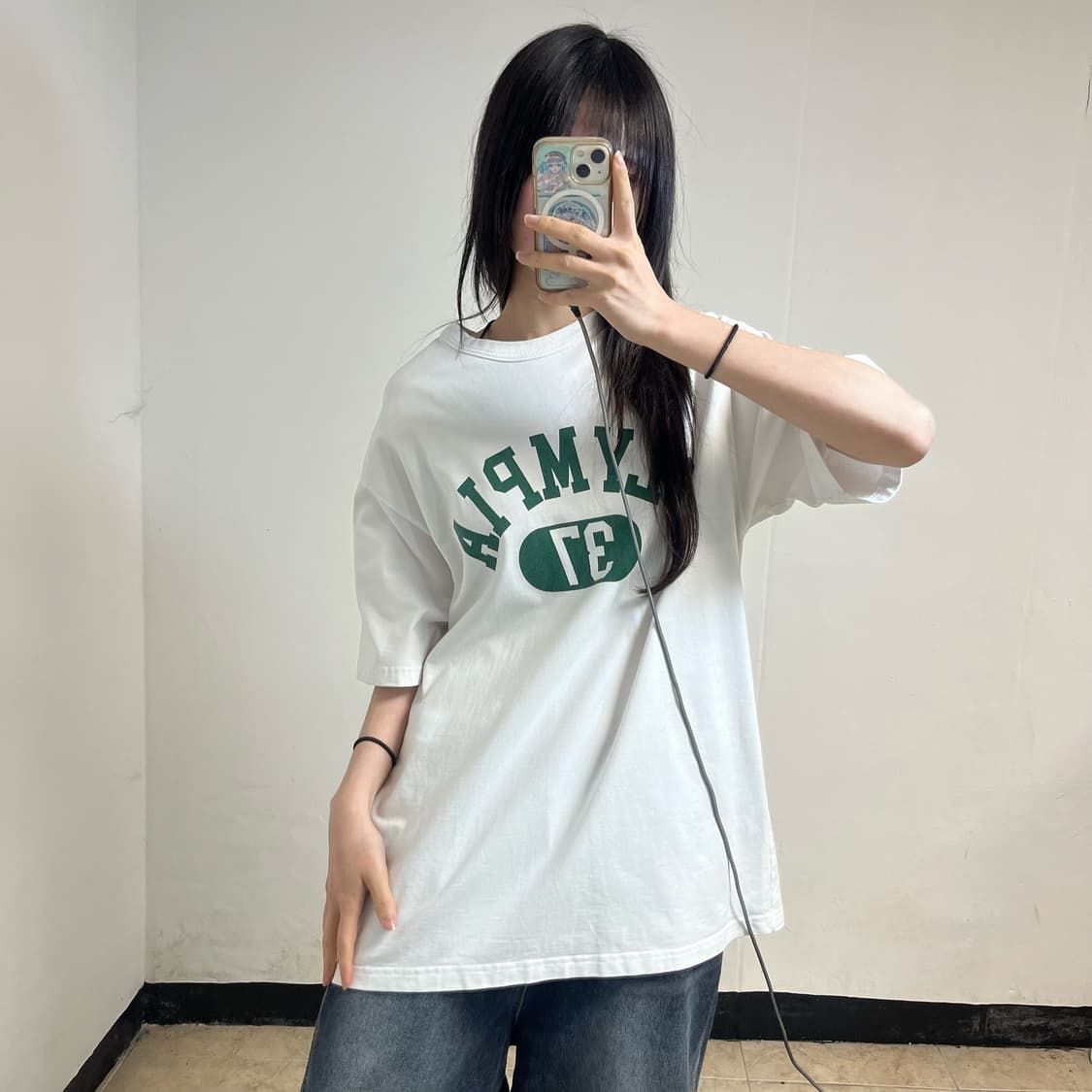Outstanding T-Shirt  상품이미지1
