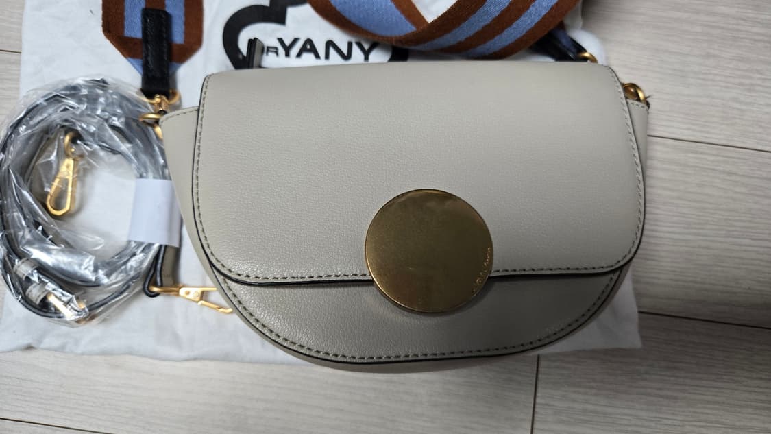 새상품)오야니 로티 새들 크로스백 상품이미지2