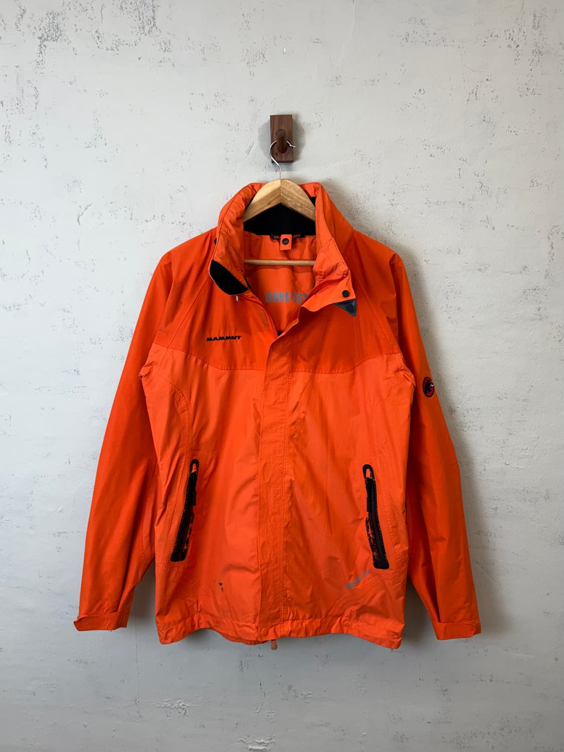 마무트 고어텍스 바람막이 상품이미지1