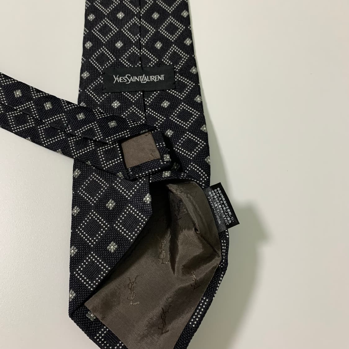입생로랑(YSL) 블랙 명품넥타이 A+등급 최상급 9cm 상품이미지8