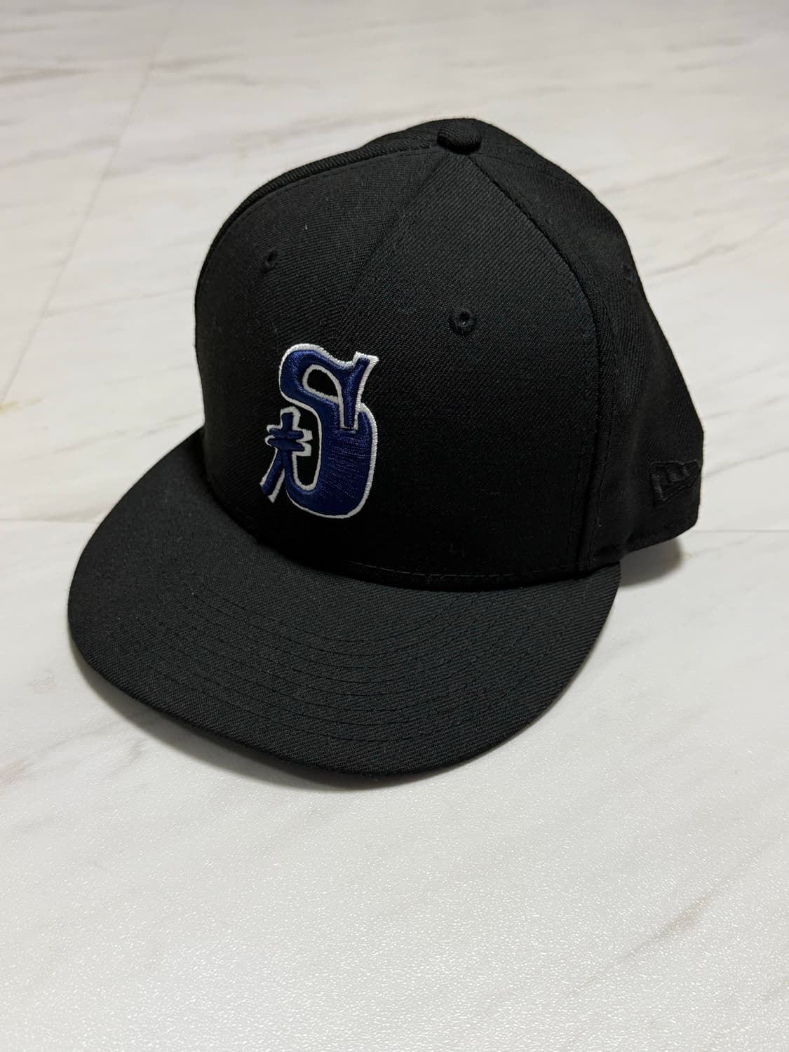 스투시 뉴에라 스냅백 7 3/8 상품이미지1