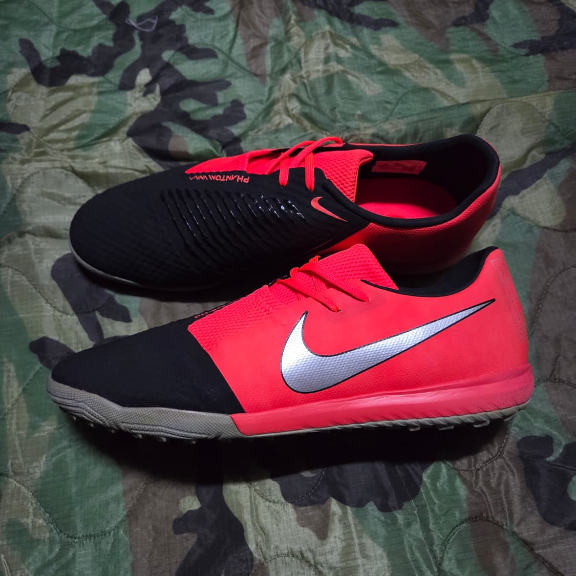 Nike Phantom Venom Academy TF 팬텀 베놈 풋살화 상품이미지1