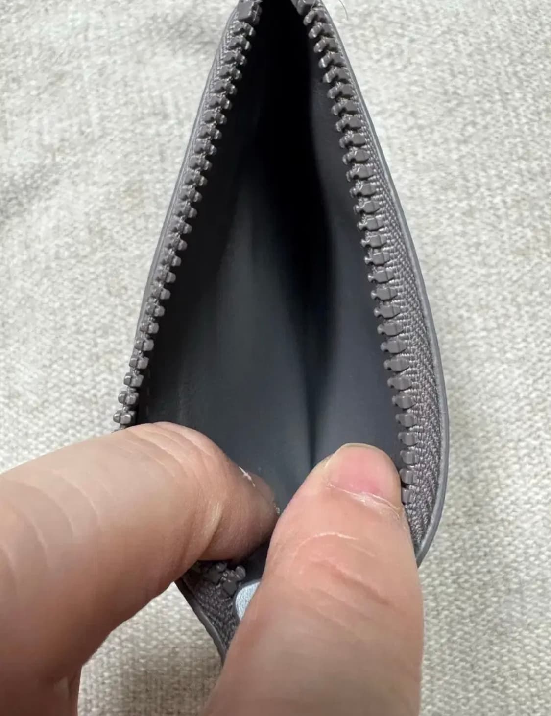발렌시아가 레더 카시노 카드지갑 그레이 상품이미지6