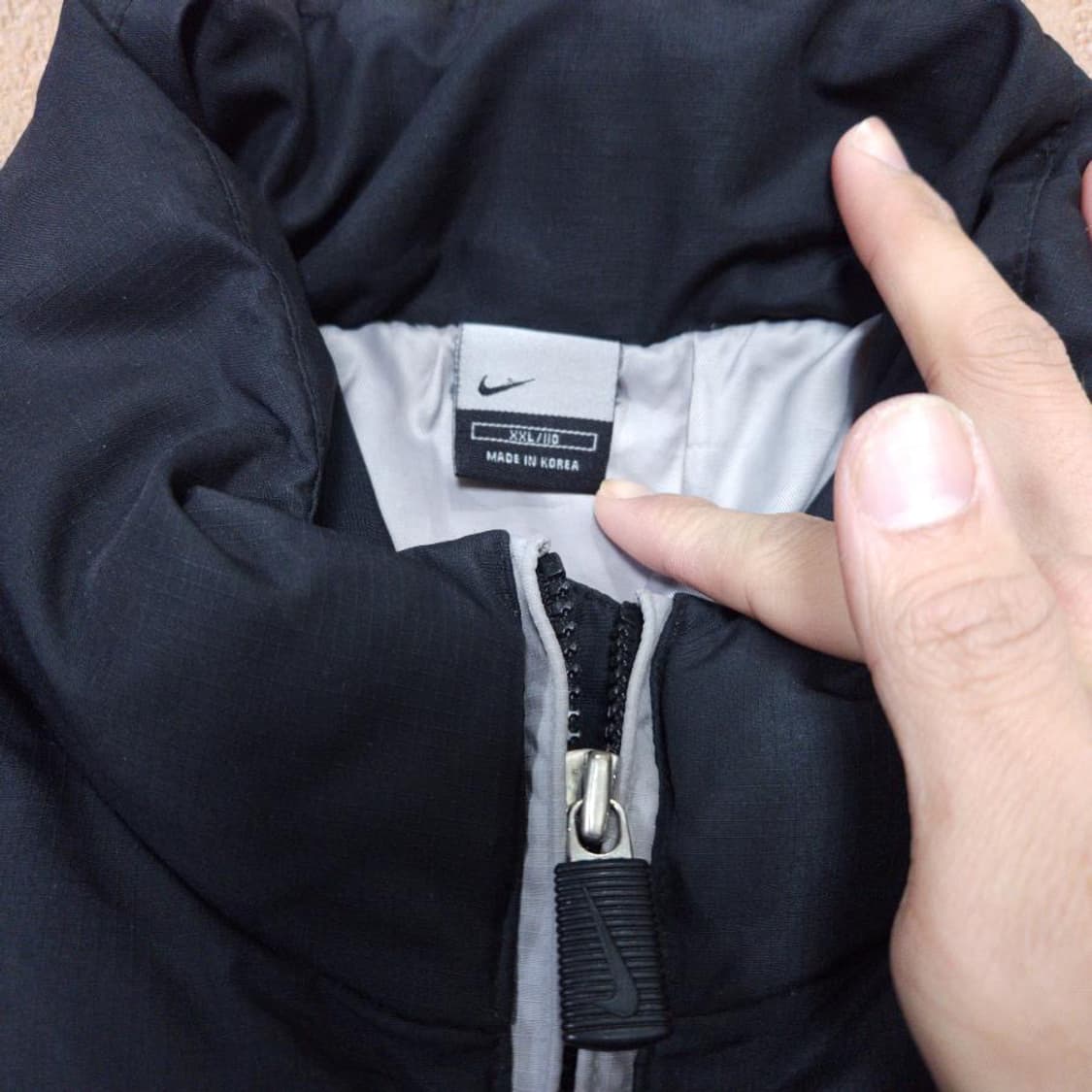 나이키 00s 뉴챔프 스우시 블랙 패딩 상품이미지3