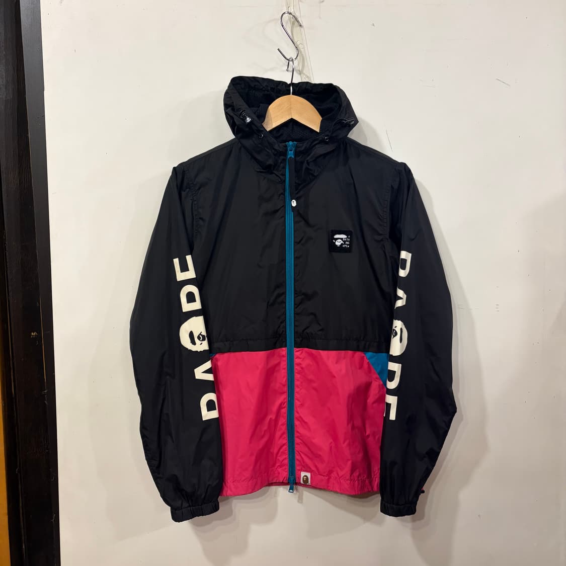 베이프 바람막이 S 상품이미지1