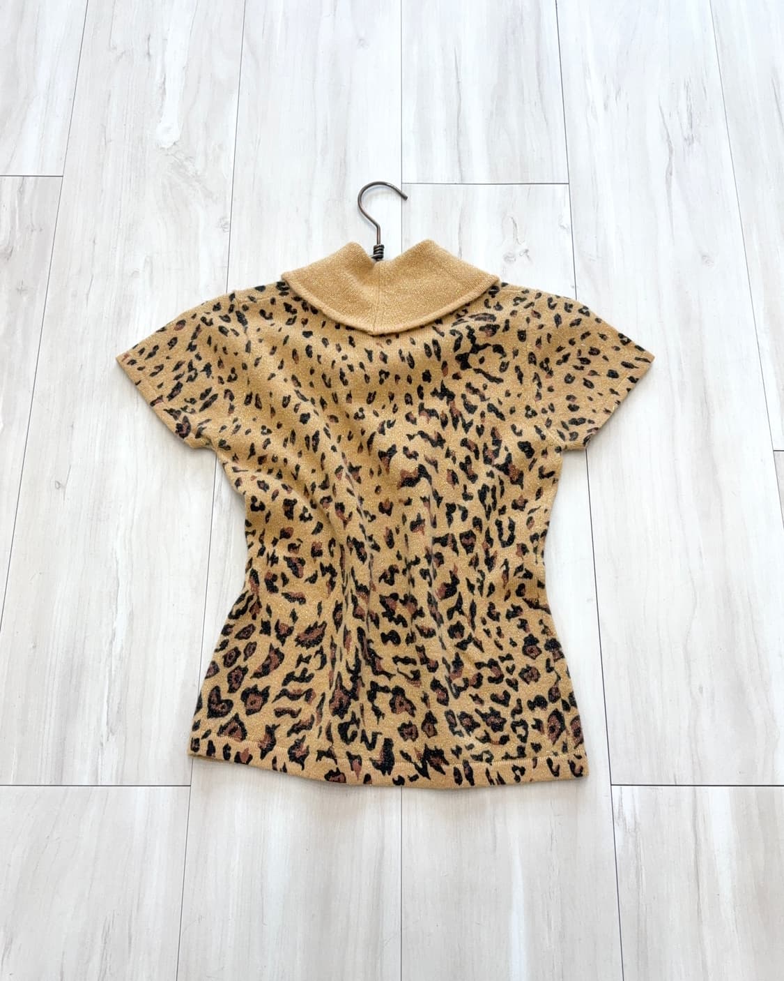 Leopard Turtleneck Short-Sleeve Knit Top 상품이미지10