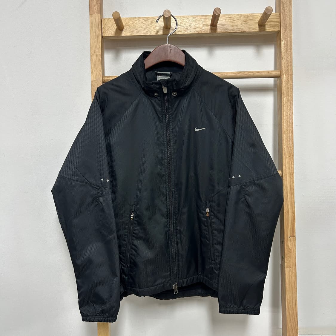 00s 나이키 스우시 로고 투웨이 바람막이 블랙 상품이미지3