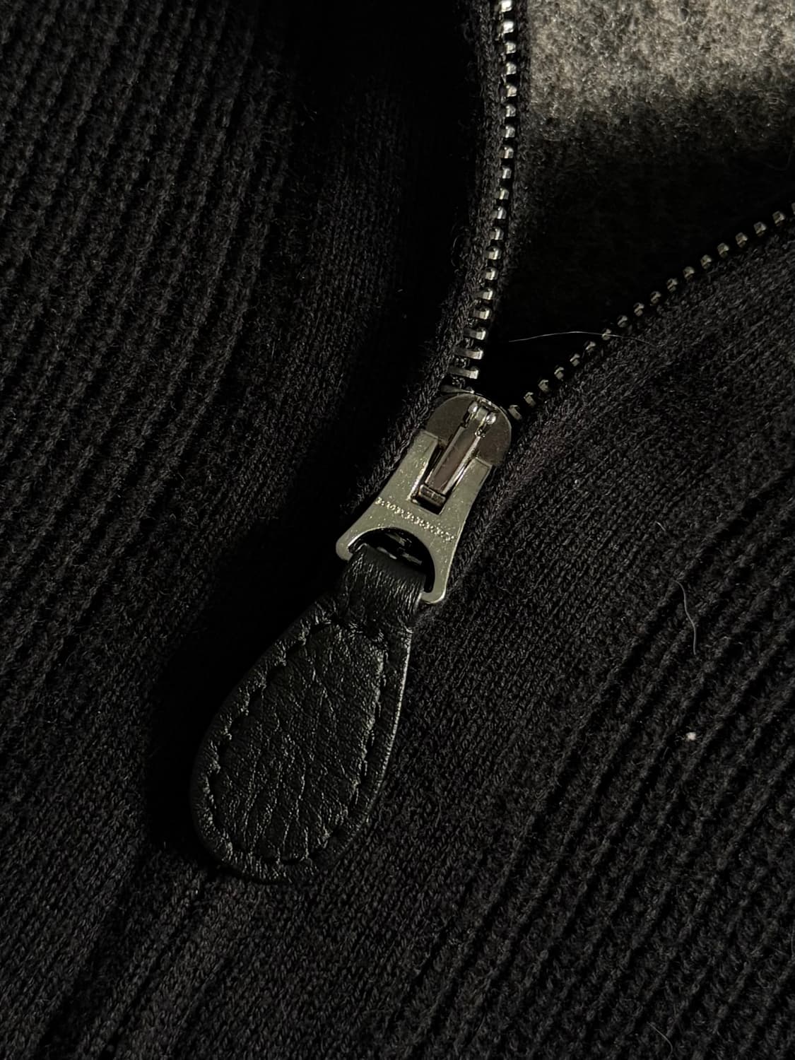 Burberry 버버리 코튼캐시미어 블랙컬러 브릿 하프집업 니트 상품이미지6