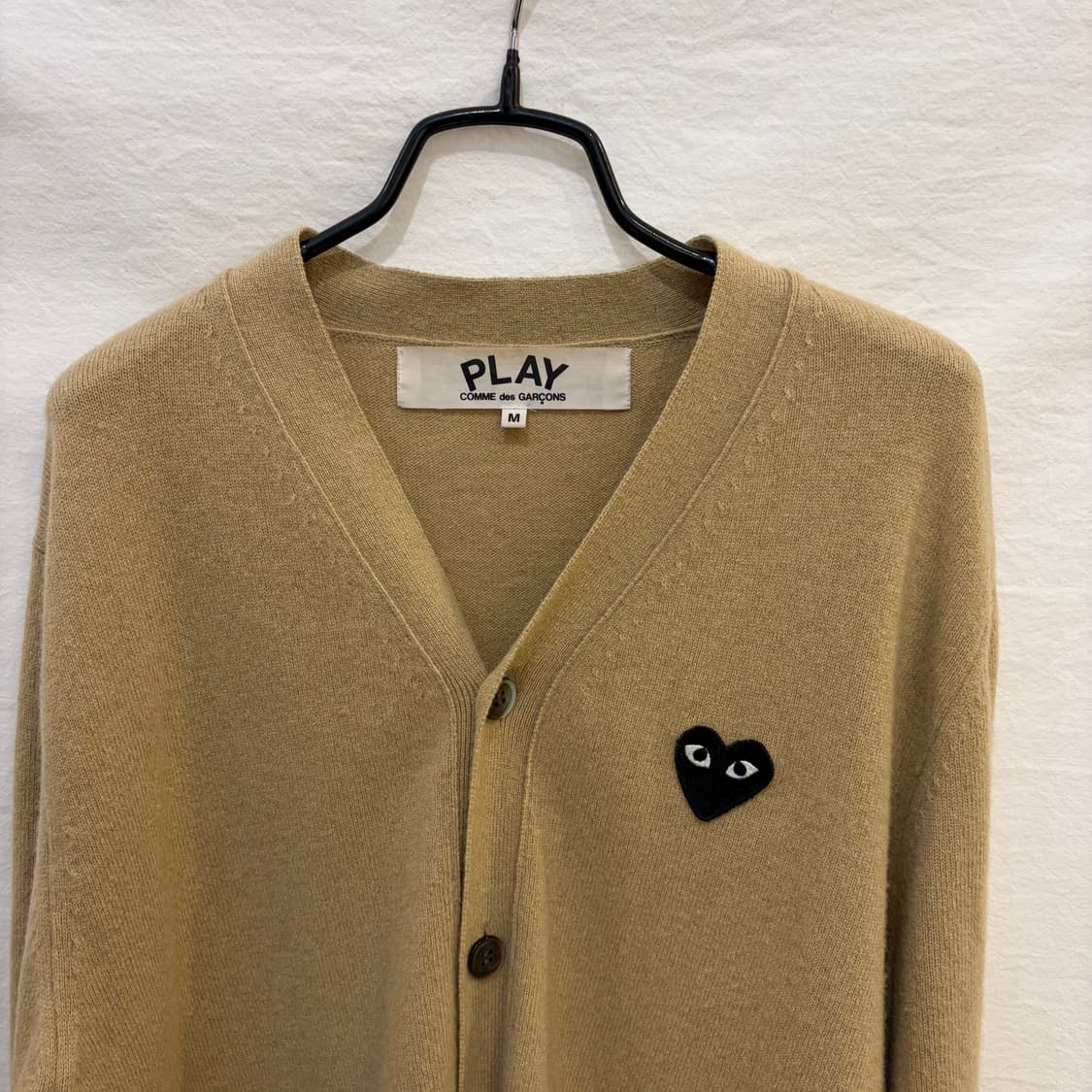 꼼데가르송 플레이 브이넥 블랙와펜 니트 가디건 상품이미지2