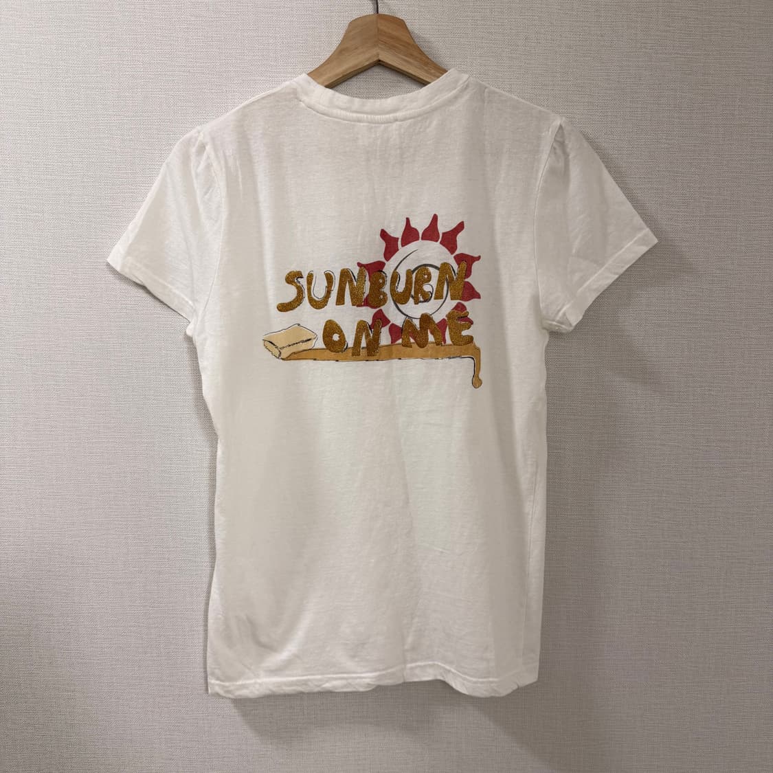 아옵트 x bella wooyoug 빈티지 스타일 티셔츠 상품이미지4