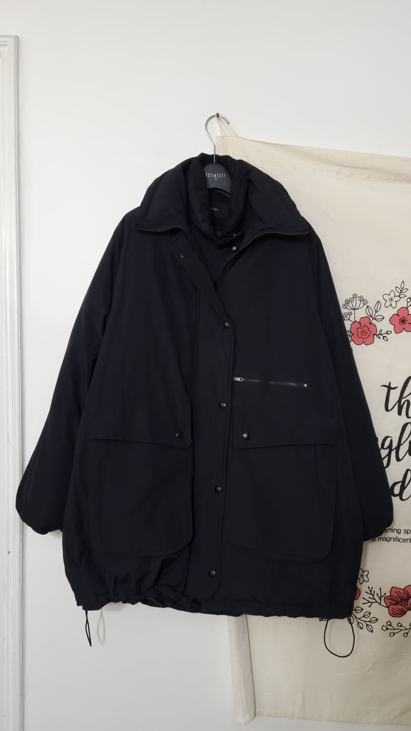 [온앤온] 블랙  A라인 중기장 구스 다운 상품이미지1