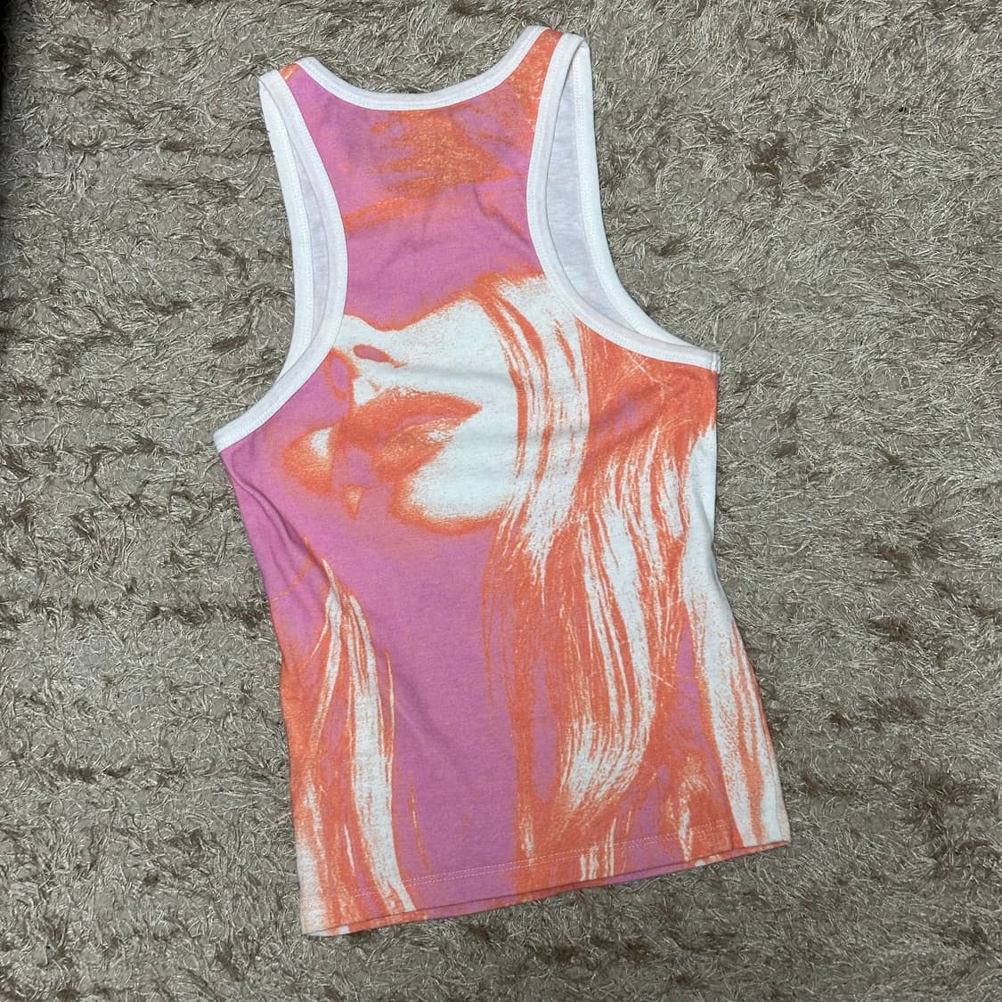 어반아웃피터스 그래픽 탑 슬리브리스 y2k 상품이미지4