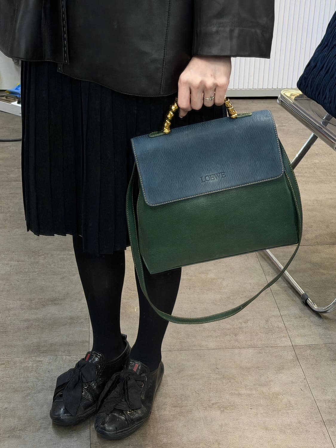 로에베 투톤 레더 탑 핸들 숄더백 상품이미지2