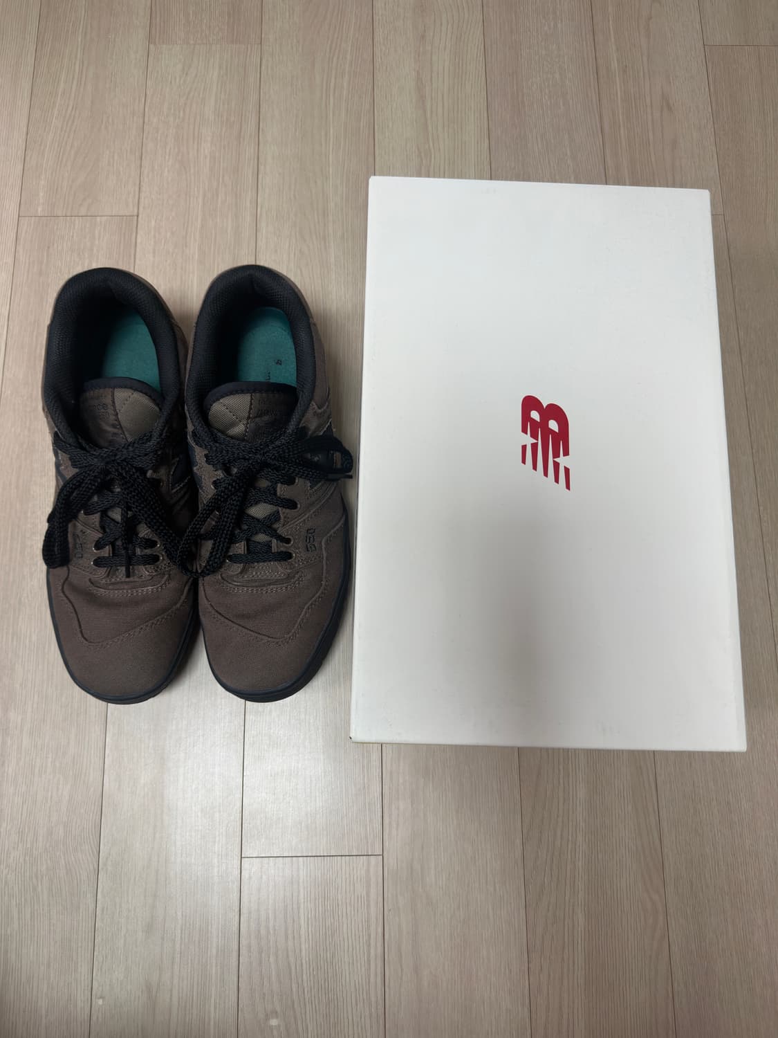 (265) 뉴발란스 디스이즈네버댓 550 브라운 블랙 상품이미지2