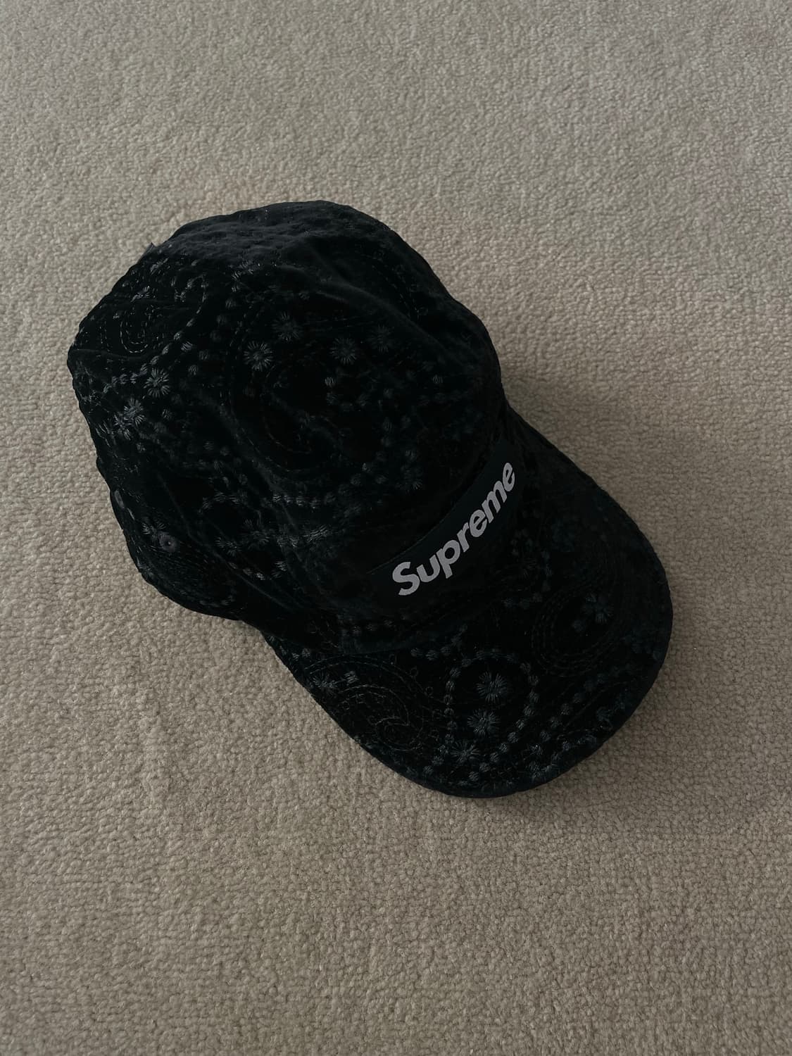 슈프림 벨벳 페이즐리 캠프캡 블랙 상품이미지2