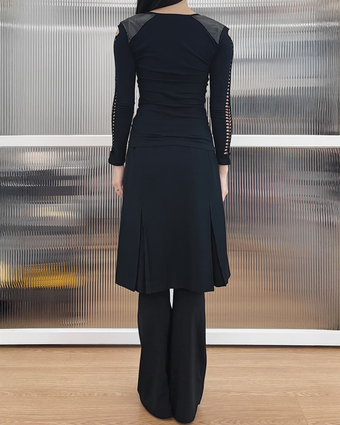 rk7brand 레이스업 디테일 슬림 티셔츠 상품이미지5