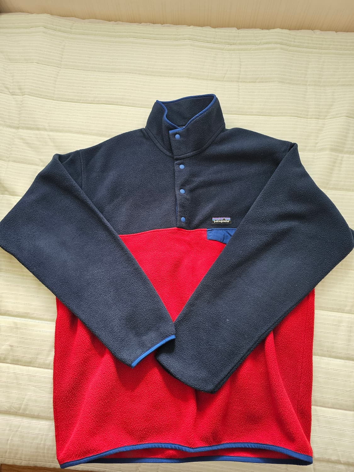 파타고니아 신칠라 클래식 레드 L 상품이미지1