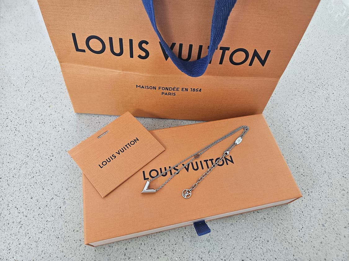 루이비통 에센셜 V목걸이 실버 신형 [정품] 상품이미지6