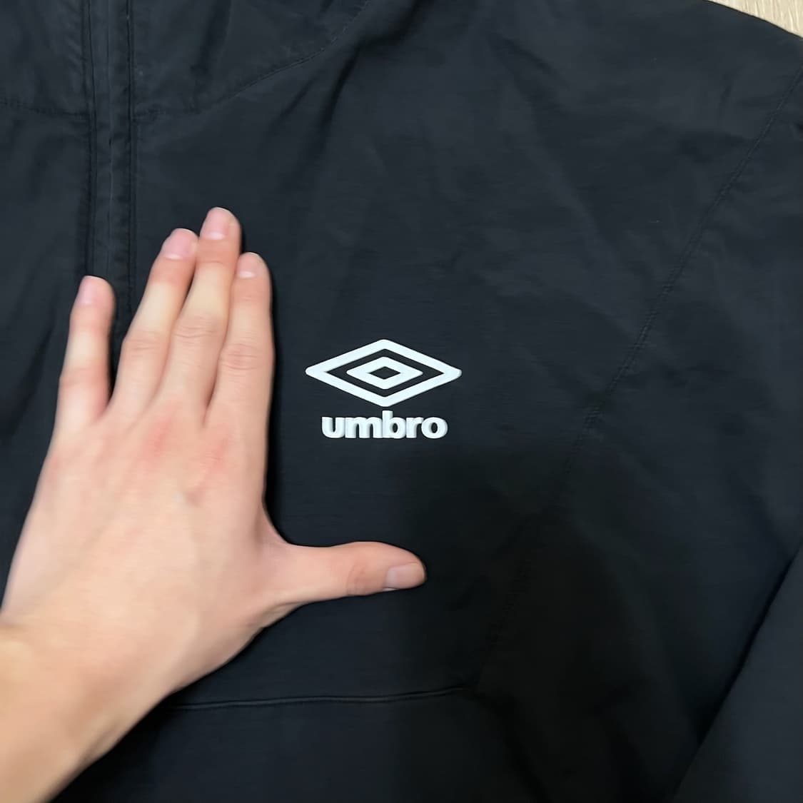 엄브로 빅로고 후드 아노락 바람막이 L/100  상품이미지4