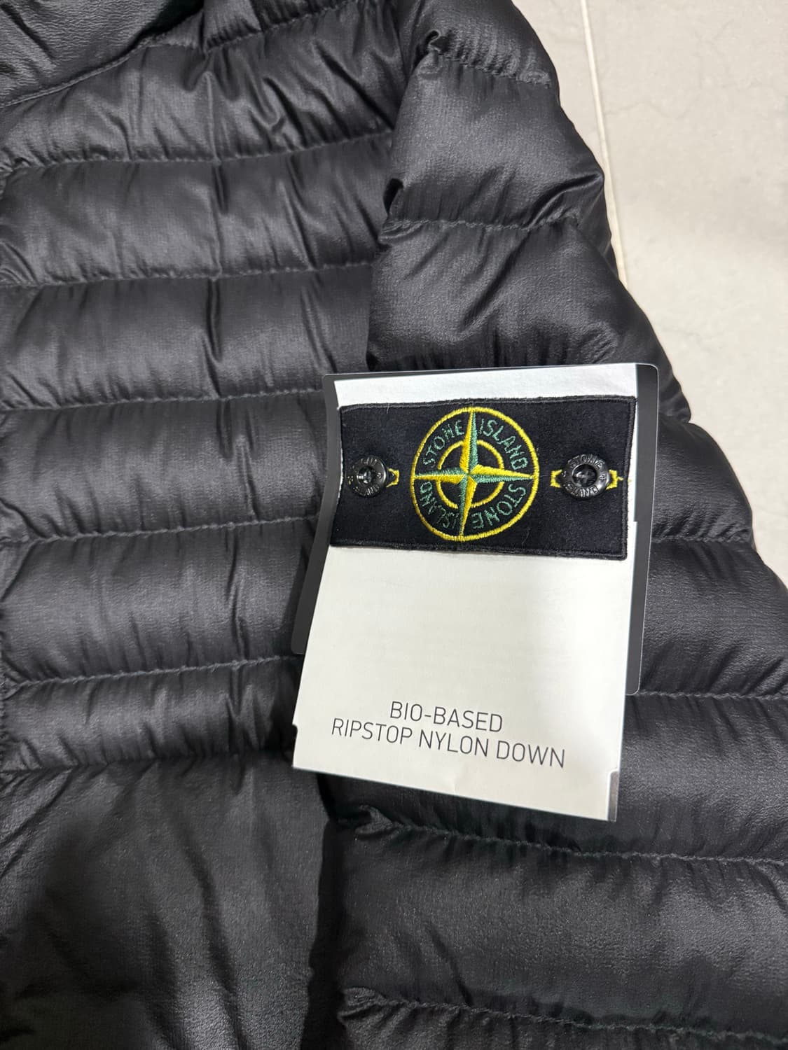 [당일출고,풀박스] 스톤아일랜드 바이오 립스탑 경량패딩 L 상품이미지2
