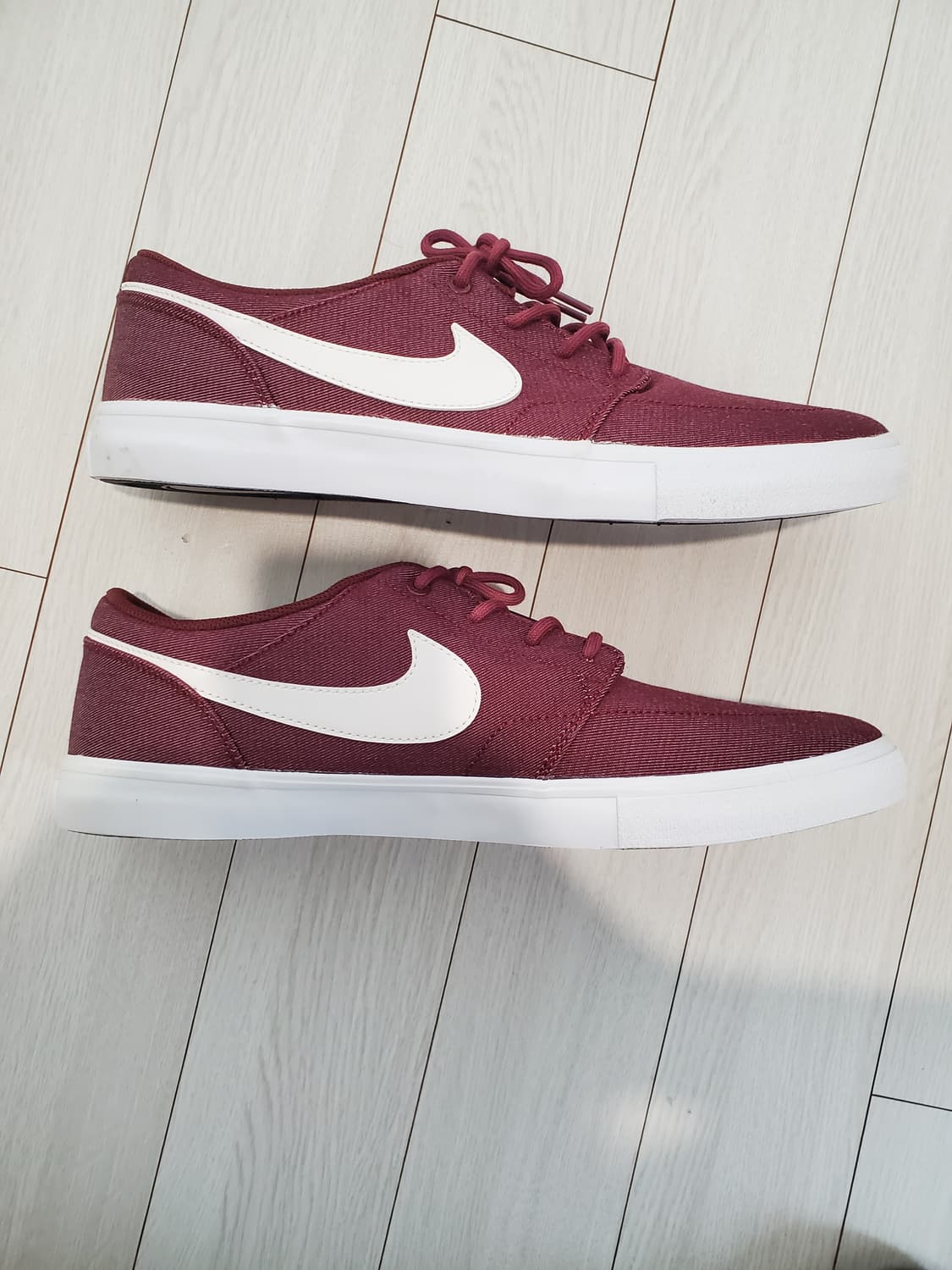 나이키 SB 솔라소프트 포트모어 II 캔버스 프리미엄 사이즈280

하단 상품이미지7