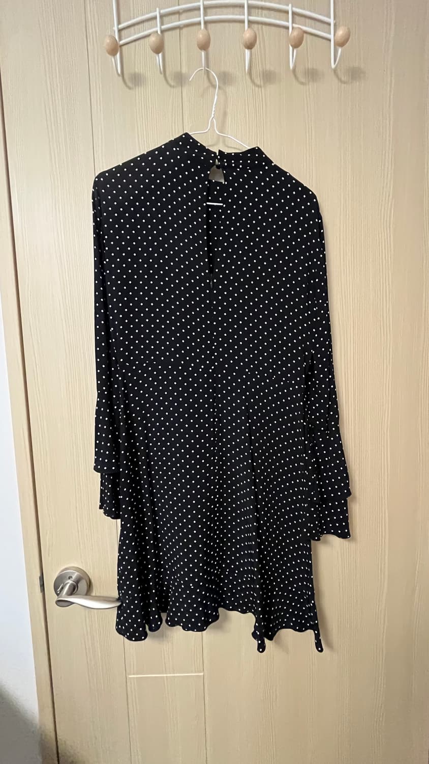 zara 땡땡이 롱 슬리브 원피스 xs 상품이미지3