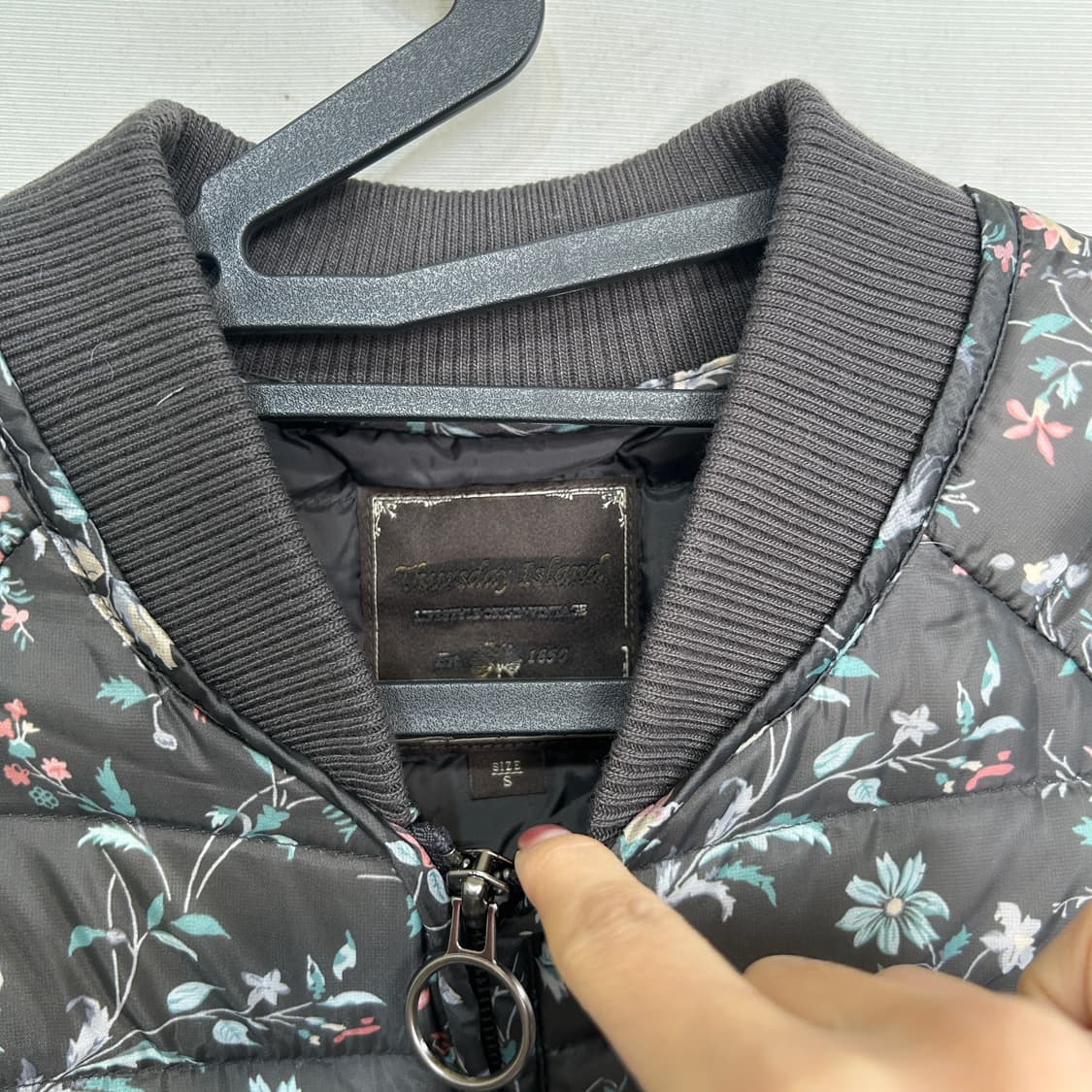 써스데이아일랜드 오리털 경량패딩 S 55~66 상품이미지2