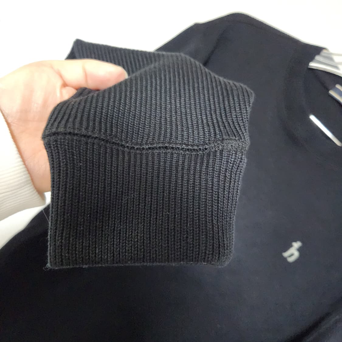 23년 헤지스 니트 블랙 남95 상품이미지4