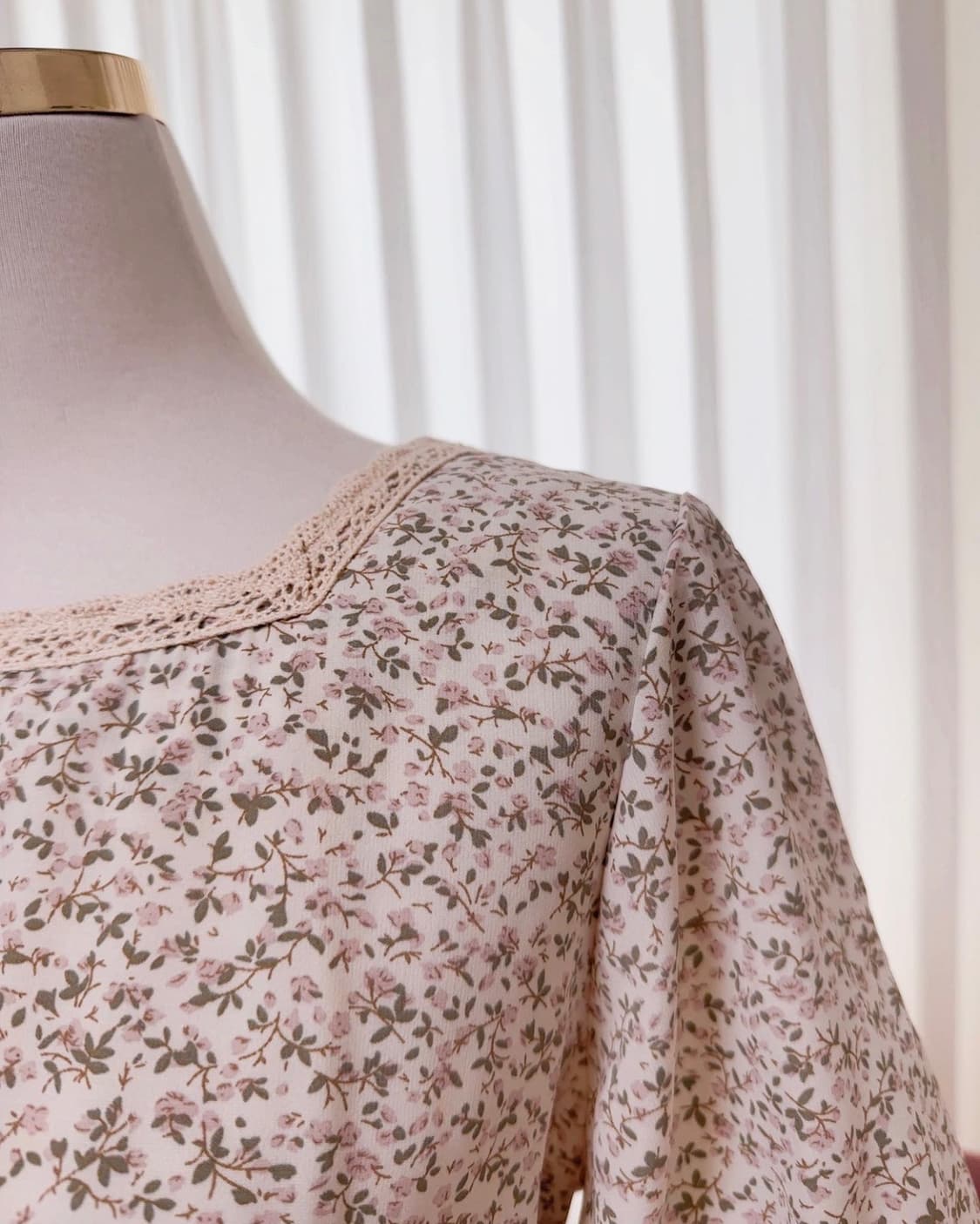 스퀘어넥 벌룬소매 플라워 레이스 원피스 상품이미지3