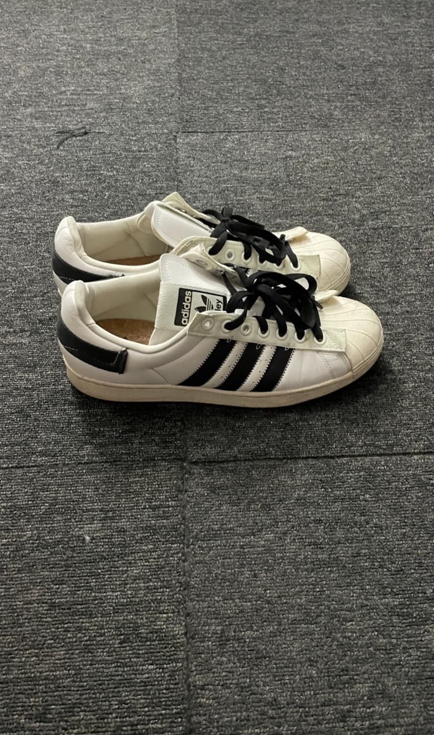 아디다스 x 팔리 슈퍼스타 화이트 상품이미지2