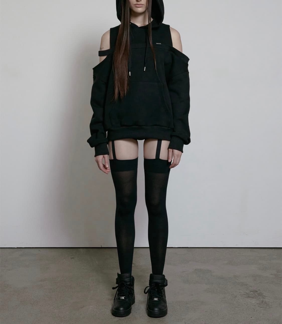 보헤미안서울 컷아웃 오프숄더 후디 상품이미지2