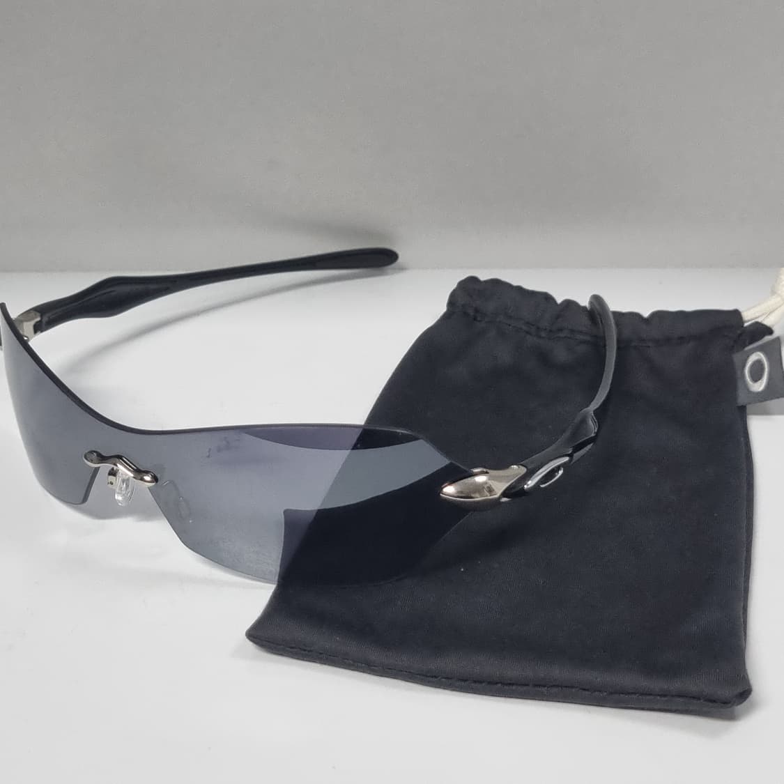 오클리 다트보드 2004 폴리쉬드블랙 상품이미지1