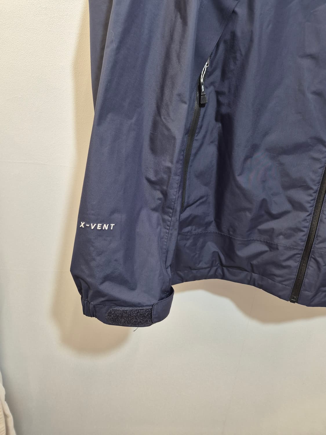 네파 네이비 색상의 후드 바람막이 105
사이즈  상품이미지3