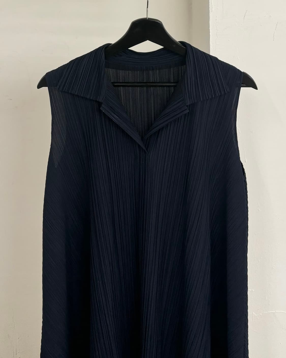 플리츠 플리즈 네이비 슬리브리스 에이라인 플리츠 롱 원피스 상품이미지2