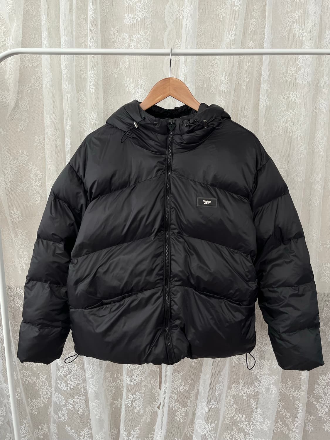 M) 리복 스몰 와펜 후드 숏 푸퍼 블랙 상품이미지1