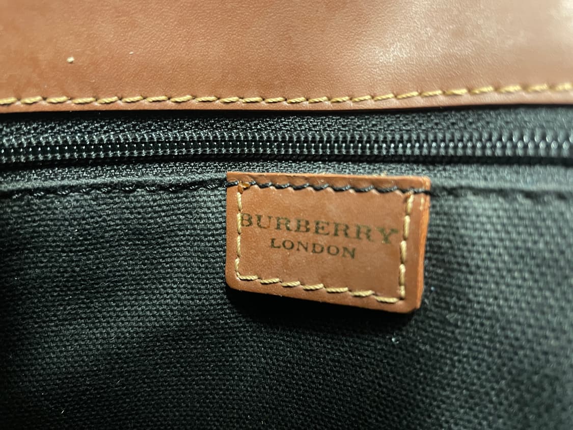 버버리 노바 체크 PVC 토트백 상품이미지5