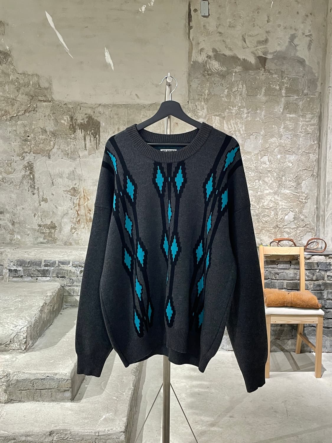 헤드 메이너 그레이 인타르시아 오버 니트 상품이미지1