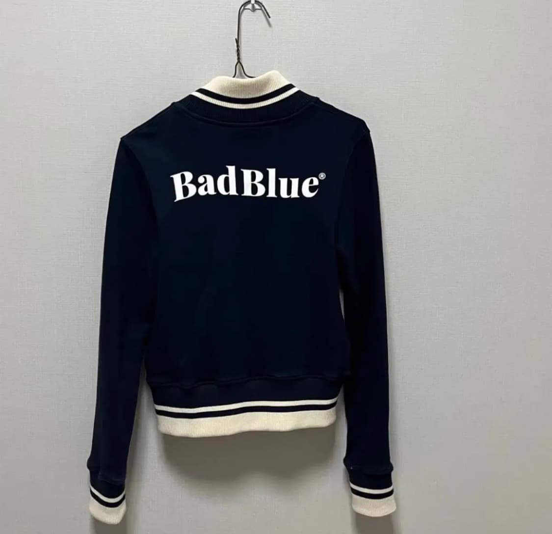 판완) 배드블루 로고 크롭 집업 네이비 / 빈티지 상품이미지4