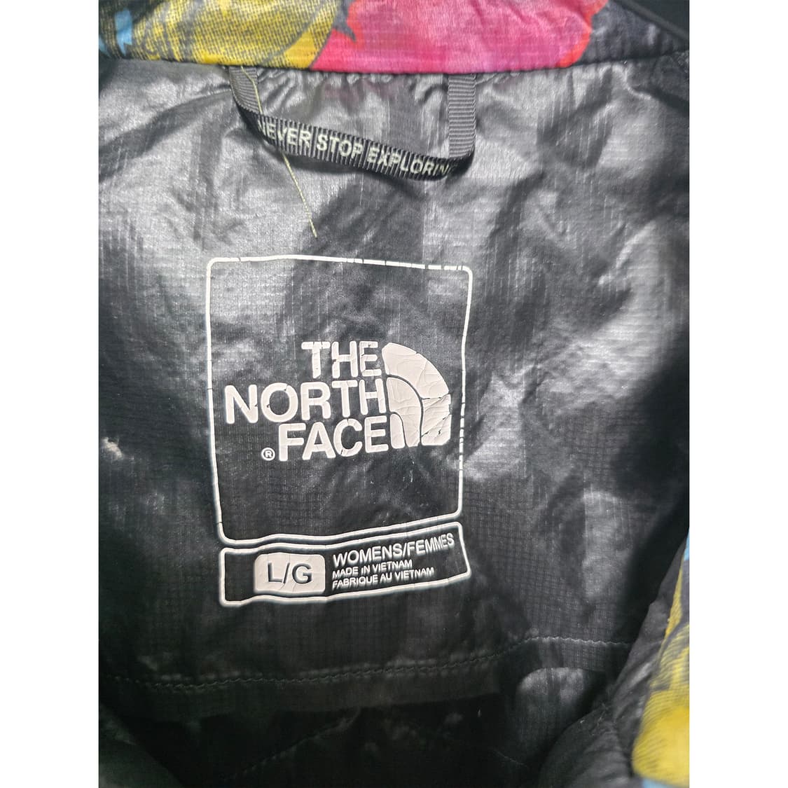 택포) 노스페이스 여성 꽃무늬 경량 패딩 L 상품이미지2