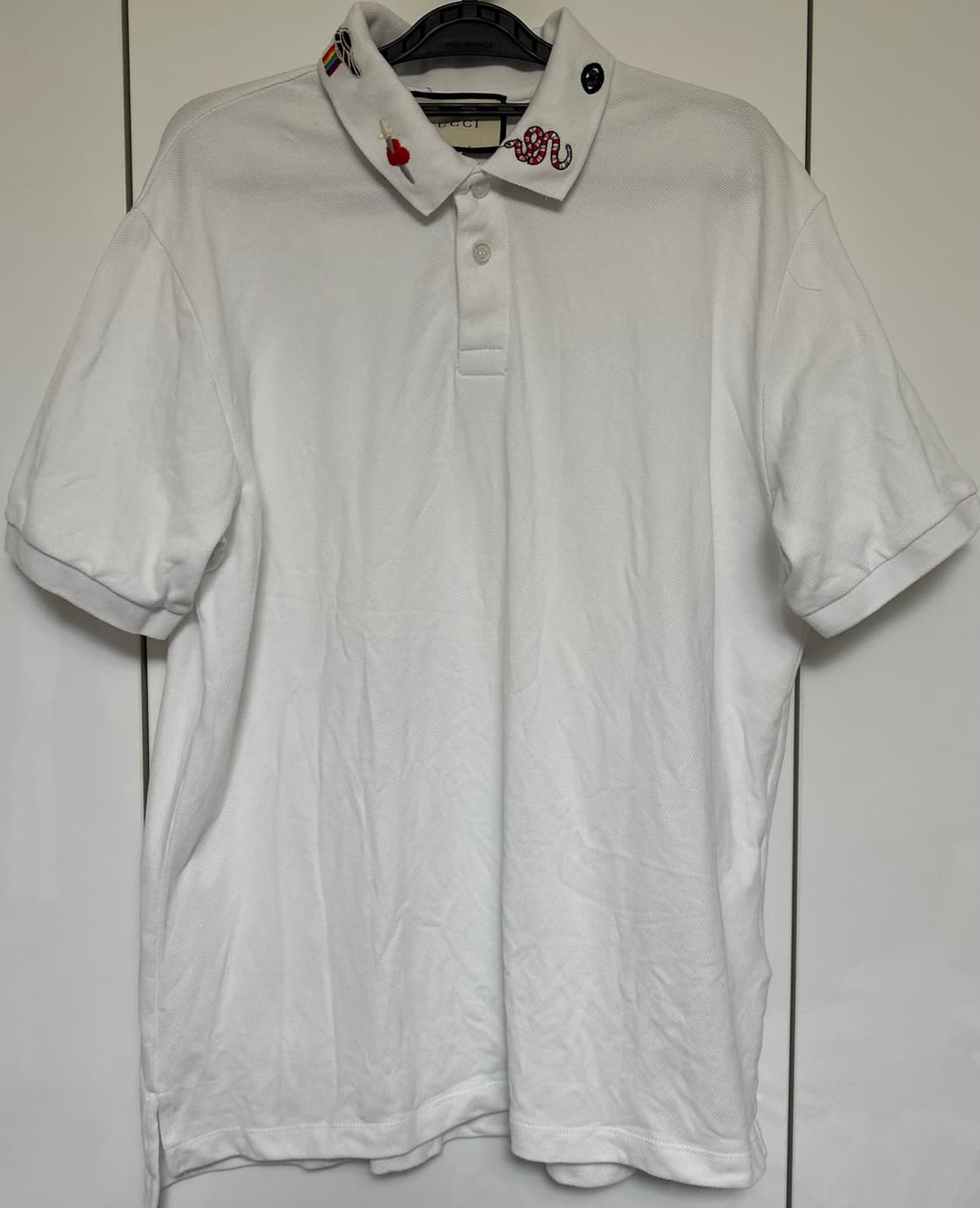 구찌 화이트 자수 반팔 폴로티 정품 상품이미지1