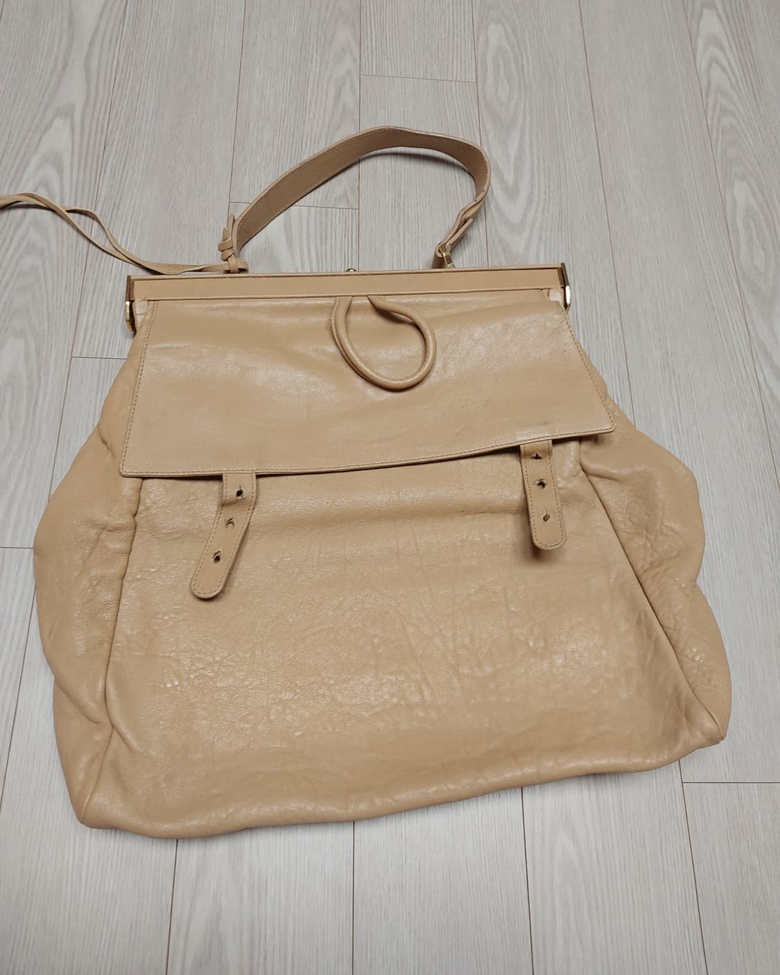 발렌시아가 클래식 레더 투웨이백 베이지 상품이미지5