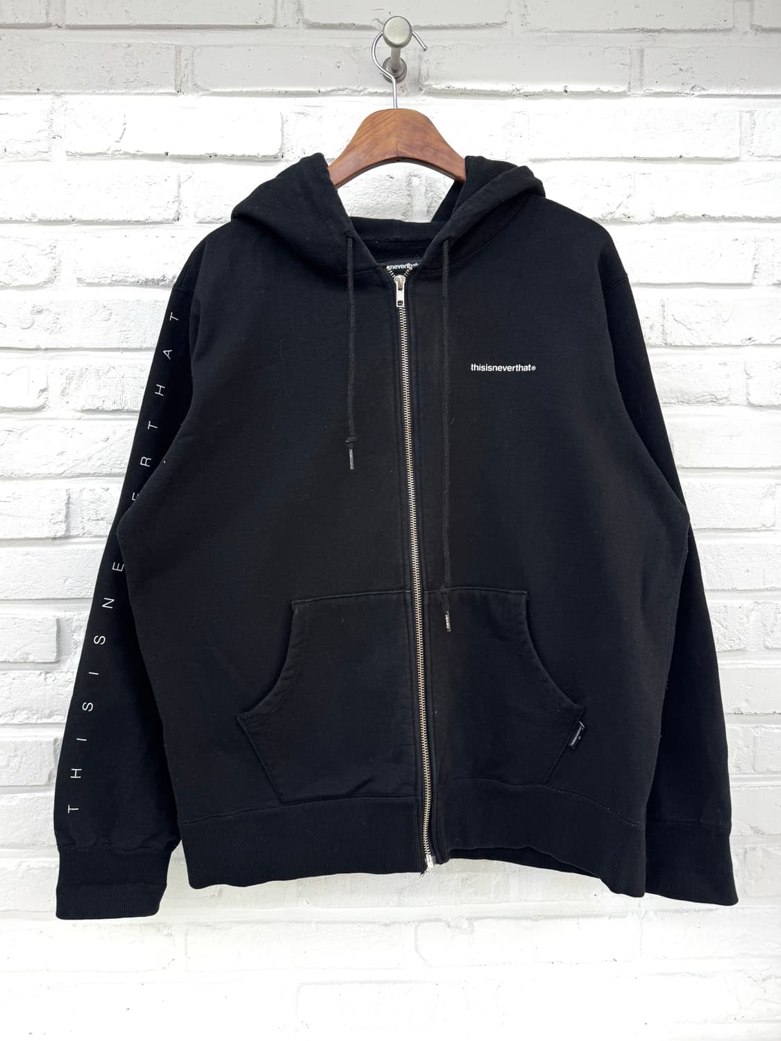 디스이즈네버댓 블랙 로고 기모 후드집업 상품이미지2